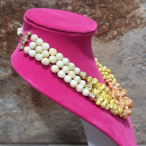 Vintage Multi Strand Bead Shell Necklace White Beads Yellow Orange Shells Gold - Picture 3 of 8